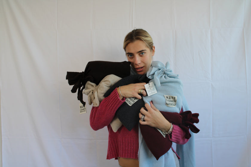 Sciarpa con borsina in cashmere