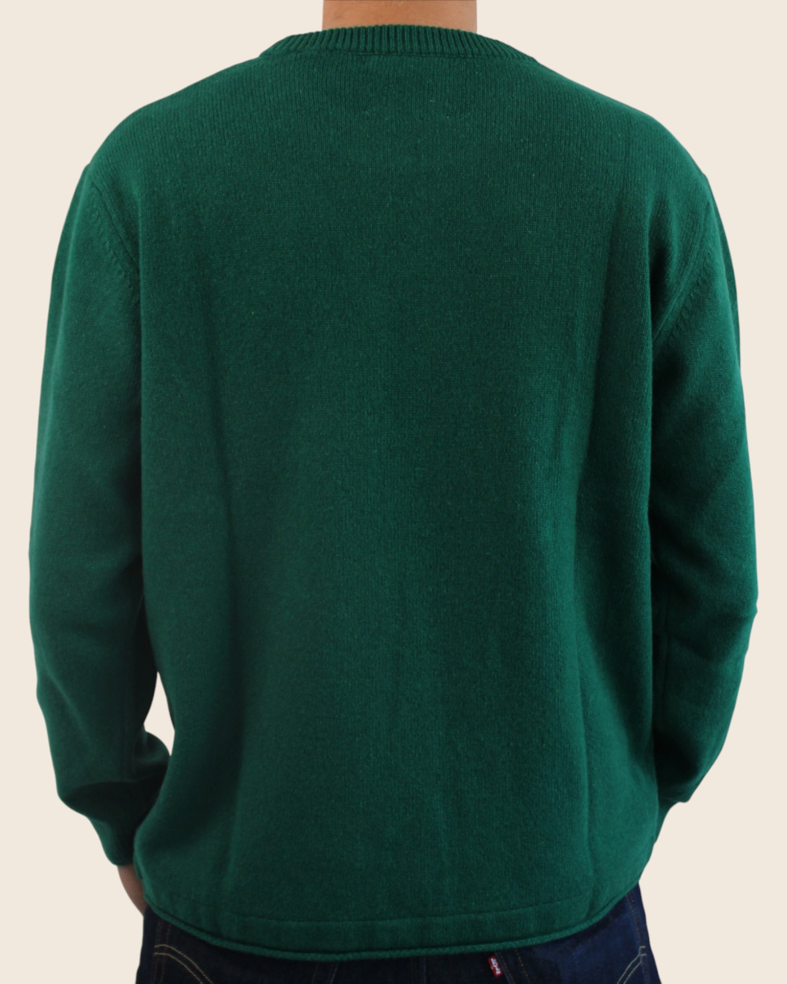 Crew neck cashmere sweater with raw hem