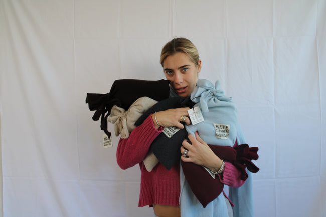 Sciarpa con borsina in cashmere