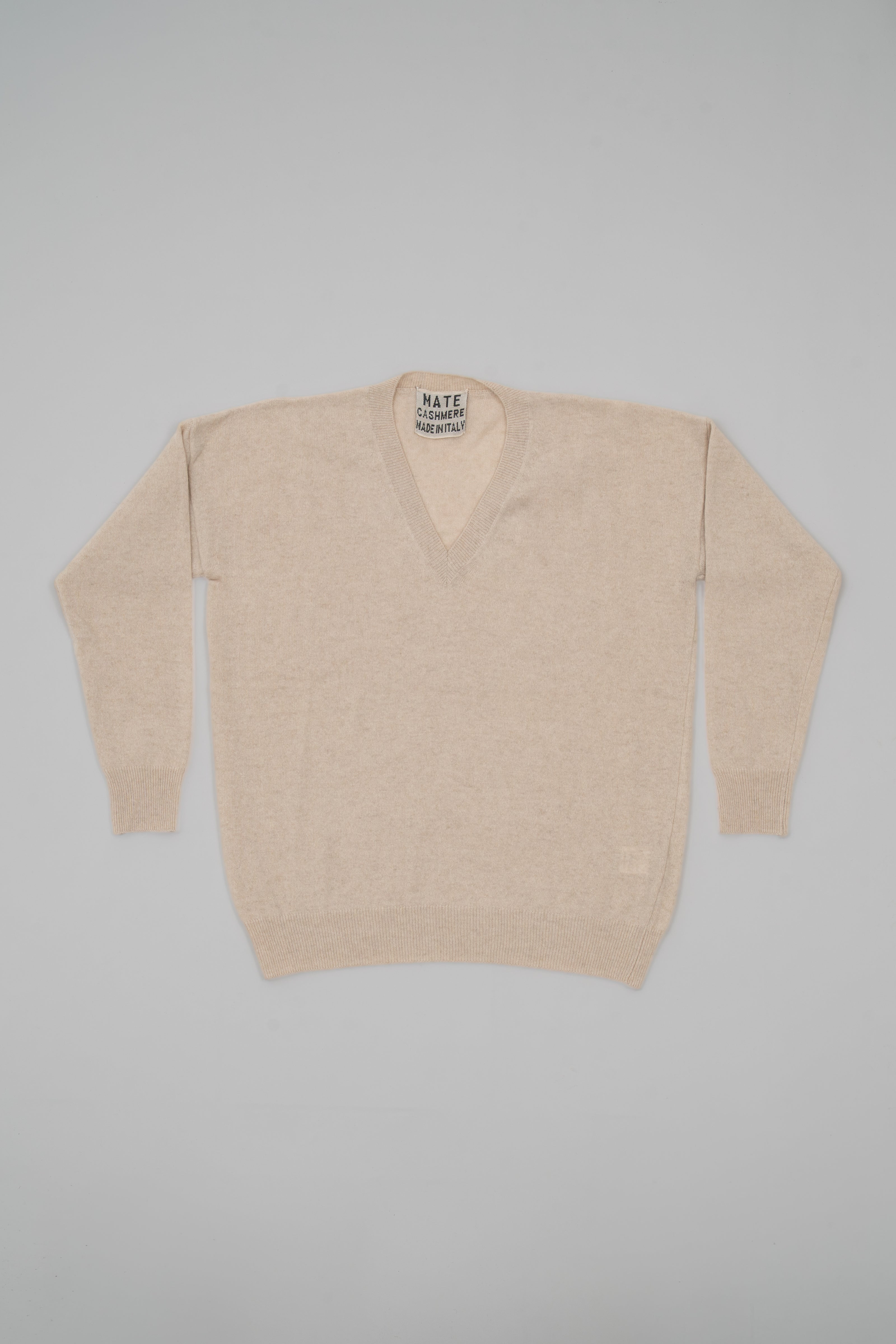 Oversized V-neck cashmere sweater