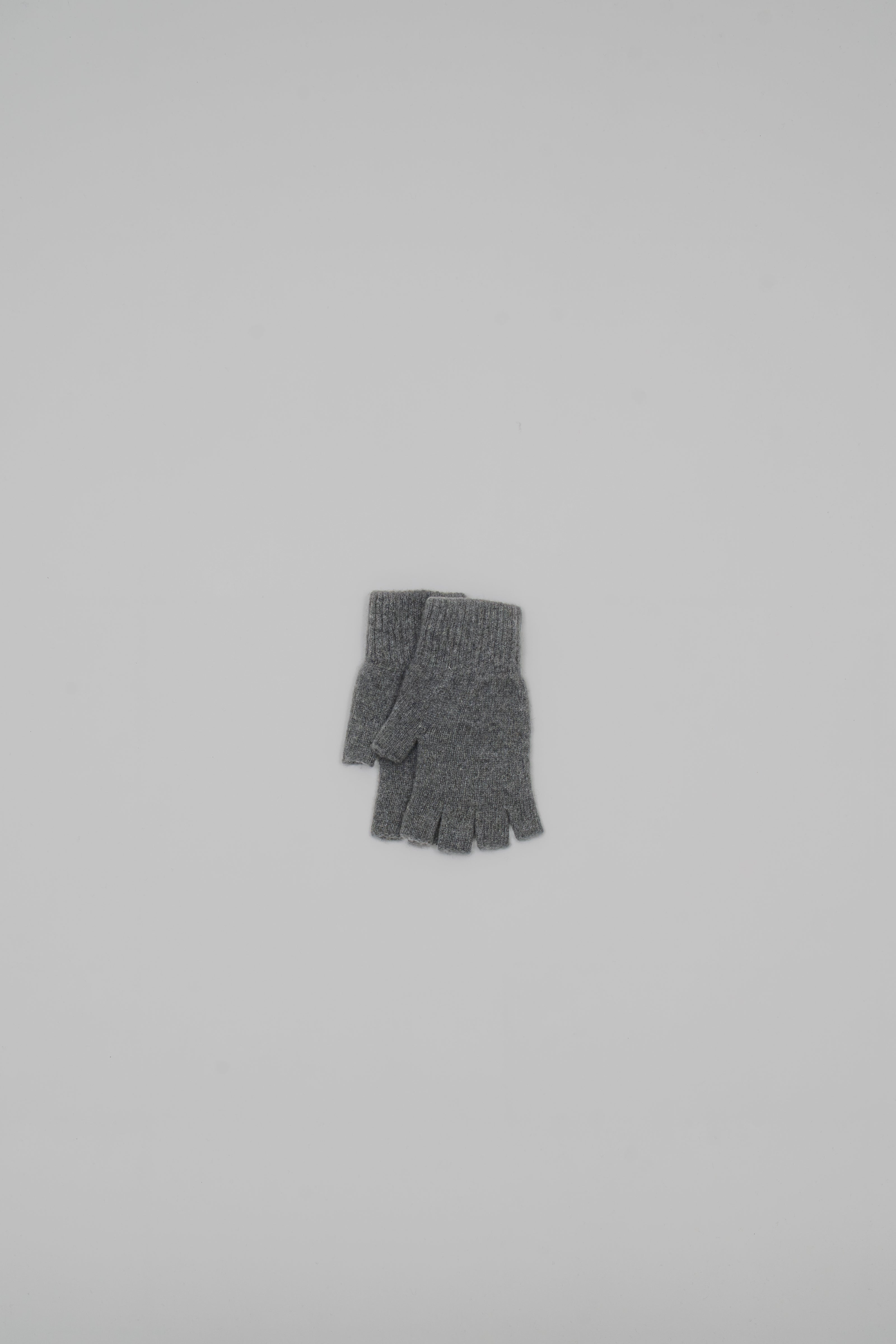 Fingerless gloves
