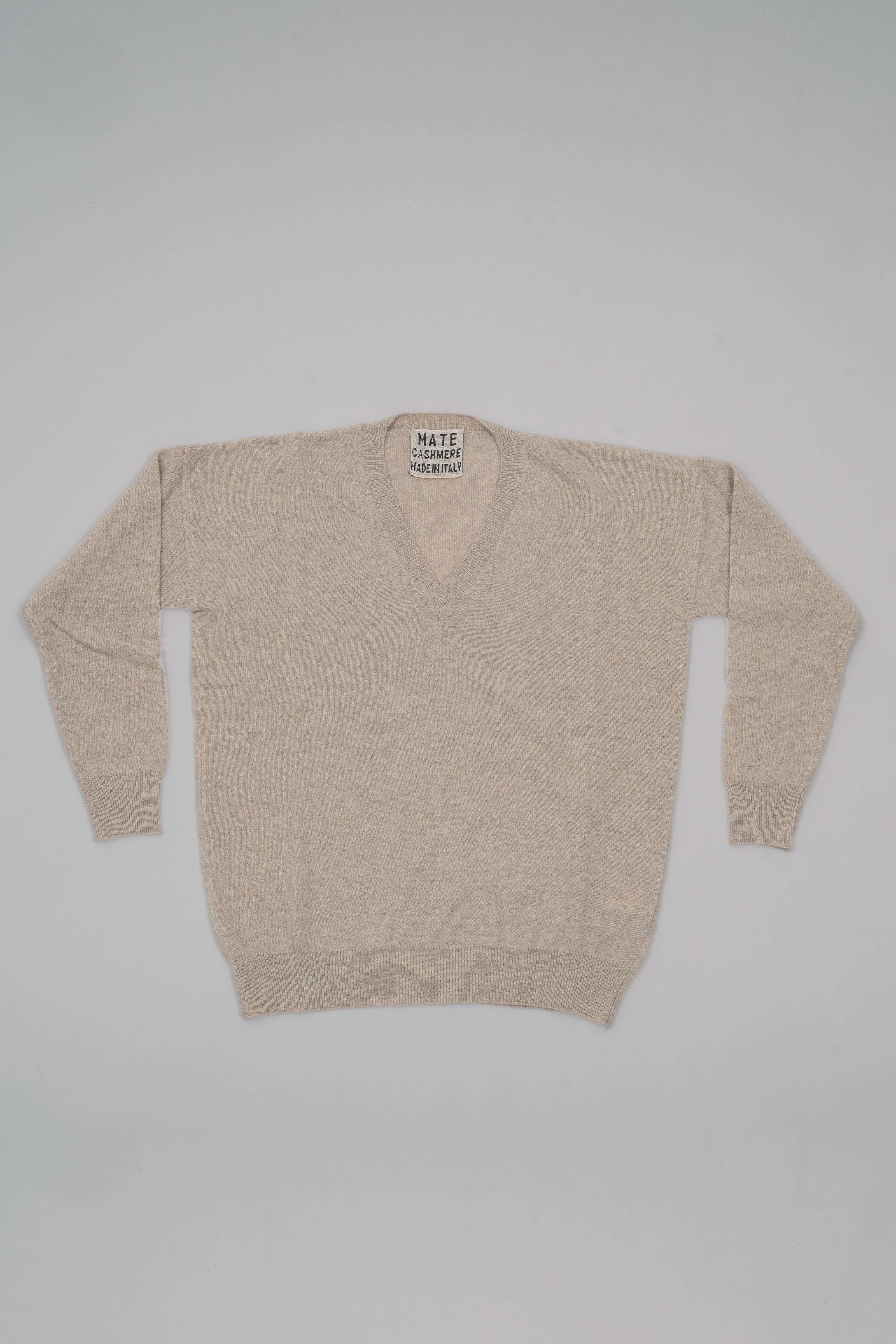 Oversized V-neck cashmere sweater