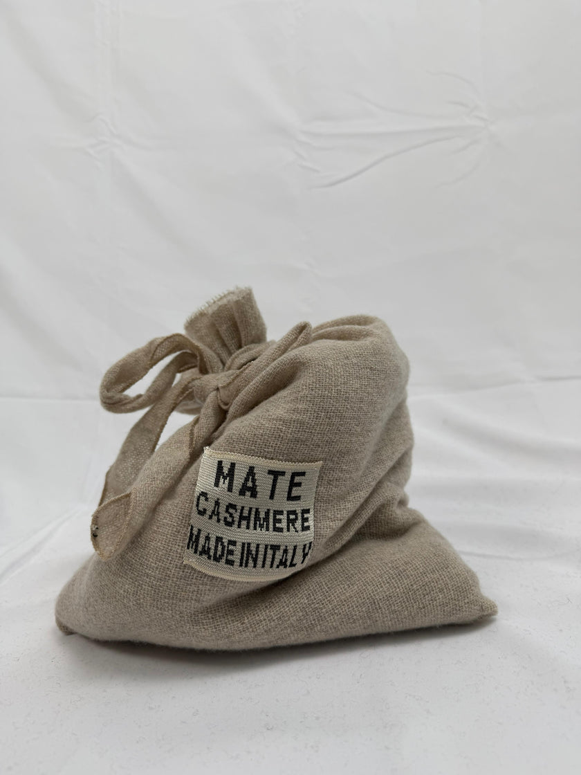 Sciarpa con borsina in cashmere