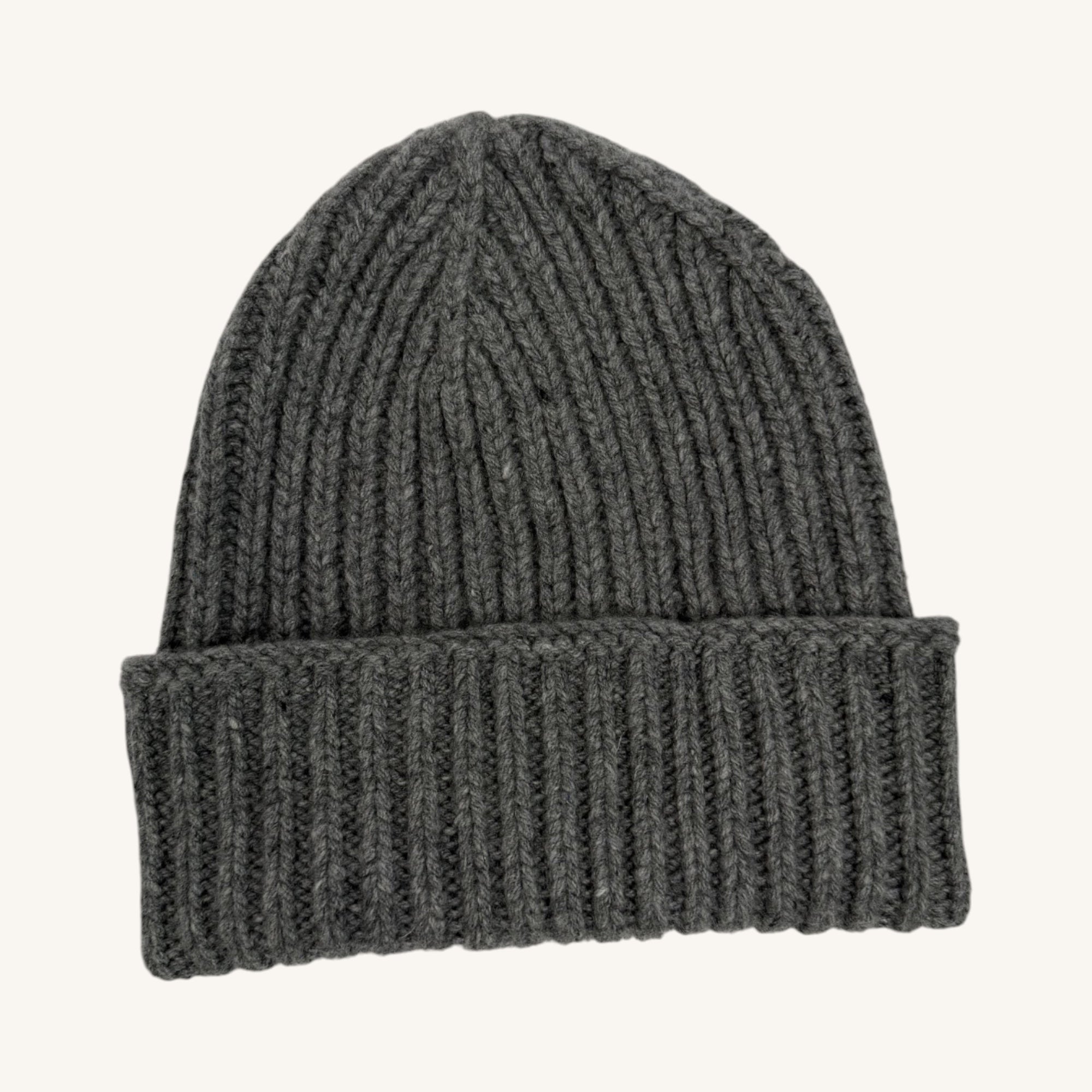 Cashmere hat with a soft finish