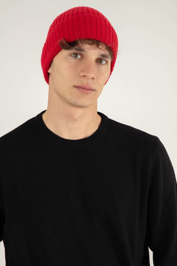 cappello in cashmere rigenerato a coste piccole rosso lacca