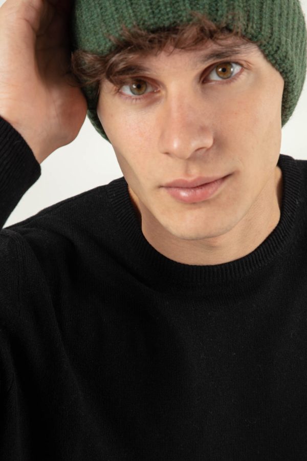 cappello in cashmere rigenerato a coste piccole verde militare 2