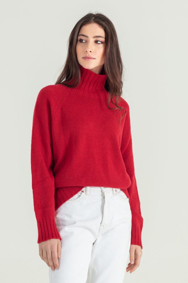 maglia in cashmere rigenerato con collo a vulcano colore rosso lacca 3