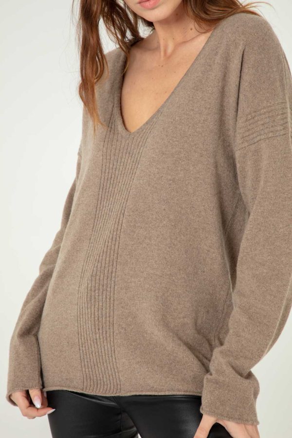scollo a v con coste al centro in cashmere rigenerato corda 3
